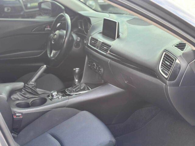 Сірий Мазда 3, об'ємом двигуна 2 л та пробігом 250 тис. км за 10900 $, фото 6 на Automoto.ua