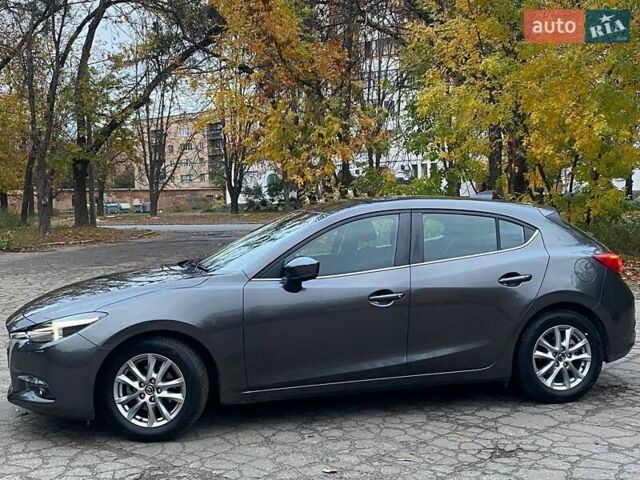 Серый Мазда 3, объемом двигателя 1.5 л и пробегом 39 тыс. км за 13790 $, фото 1 на Automoto.ua