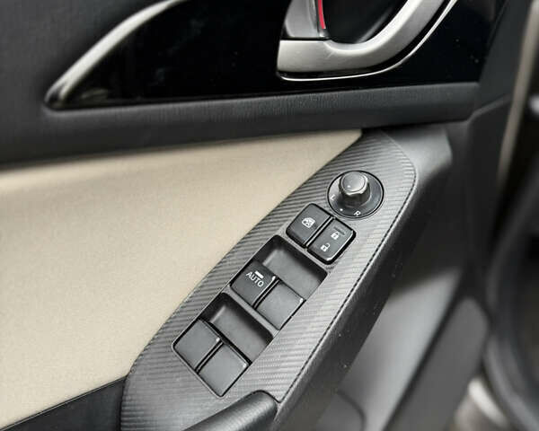 Сірий Мазда 3, об'ємом двигуна 2 л та пробігом 123 тис. км за 9999 $, фото 12 на Automoto.ua