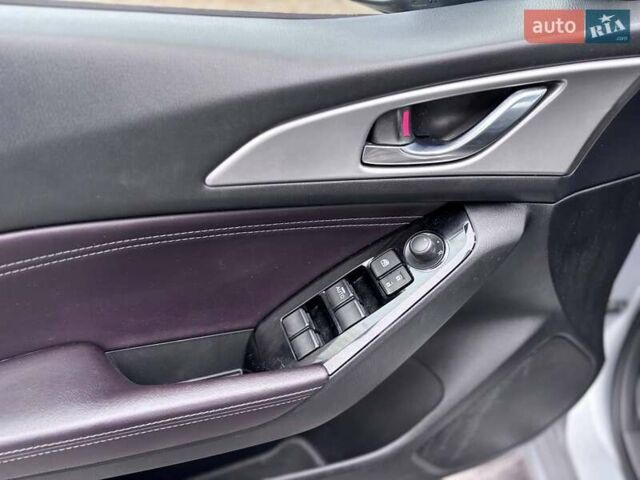 Серый Мазда 3, объемом двигателя 2.49 л и пробегом 82 тыс. км за 9999 $, фото 9 на Automoto.ua