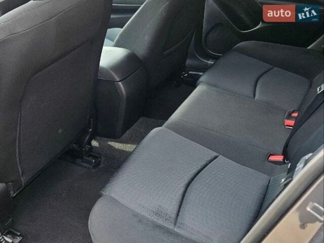 Серый Мазда 3, объемом двигателя 2 л и пробегом 125 тыс. км за 11000 $, фото 7 на Automoto.ua