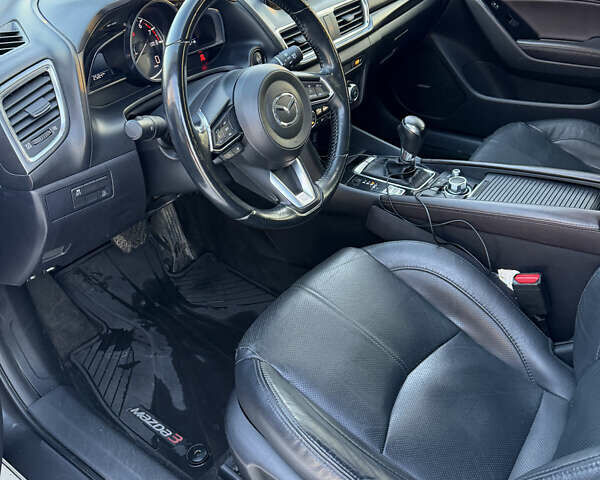 Серый Мазда 3, объемом двигателя 2.49 л и пробегом 160 тыс. км за 14800 $, фото 3 на Automoto.ua