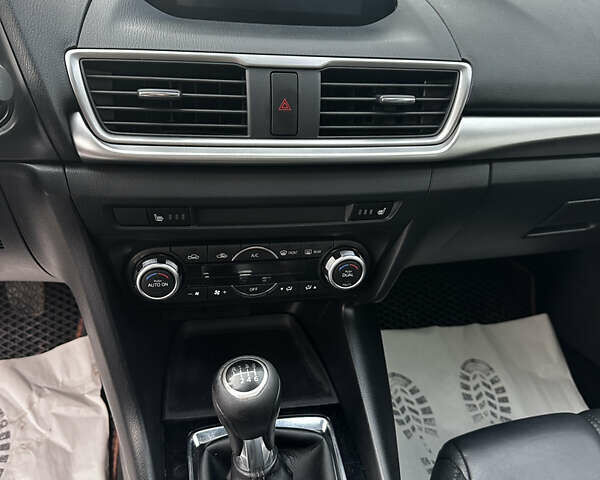 Серый Мазда 3, объемом двигателя 2.4 л и пробегом 101 тыс. км за 10800 $, фото 9 на Automoto.ua