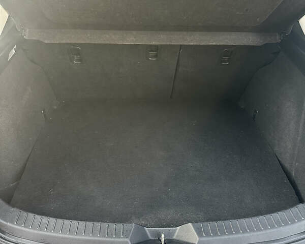 Серый Мазда 3, объемом двигателя 2.4 л и пробегом 101 тыс. км за 10800 $, фото 17 на Automoto.ua