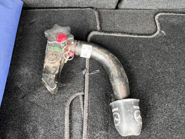 Серый Мазда 3, объемом двигателя 1.5 л и пробегом 143 тыс. км за 12100 $, фото 6 на Automoto.ua