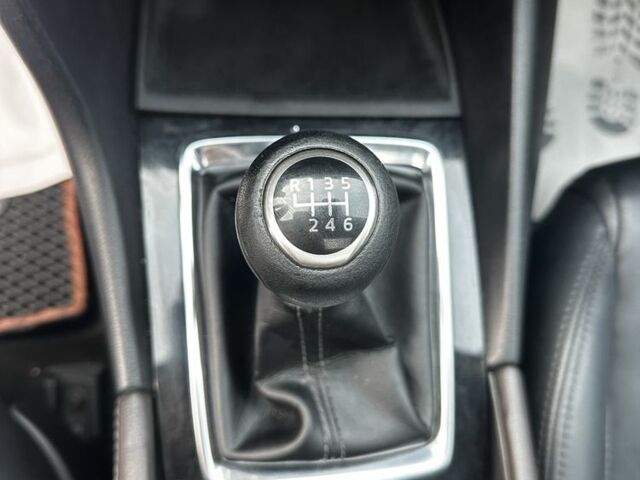 Сірий Мазда 3, об'ємом двигуна 0 л та пробігом 101 тис. км за 10800 $, фото 13 на Automoto.ua