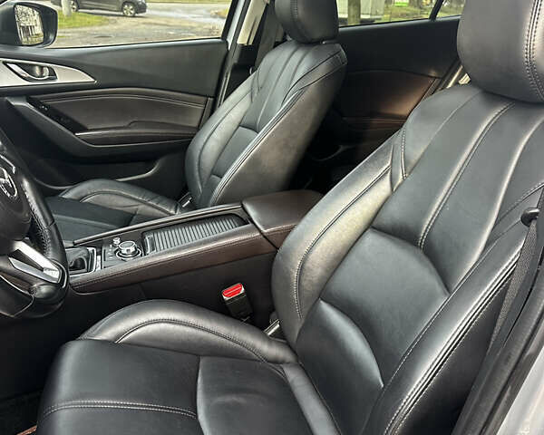 Серый Мазда 3, объемом двигателя 2.4 л и пробегом 101 тыс. км за 10800 $, фото 12 на Automoto.ua