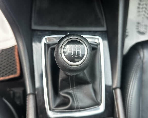 Серый Мазда 3, объемом двигателя 2.4 л и пробегом 101 тыс. км за 10800 $, фото 10 на Automoto.ua