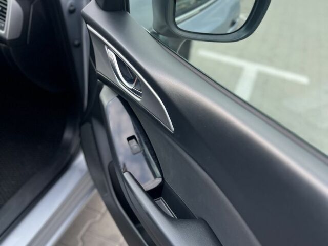 Серый Мазда 3, объемом двигателя 1.5 л и пробегом 143 тыс. км за 11700 $, фото 9 на Automoto.ua