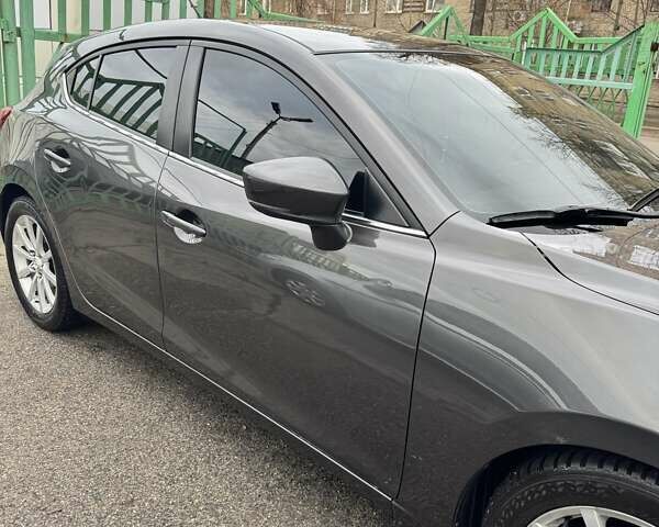 Сірий Мазда 3, об'ємом двигуна 2.5 л та пробігом 206 тис. км за 13500 $, фото 3 на Automoto.ua