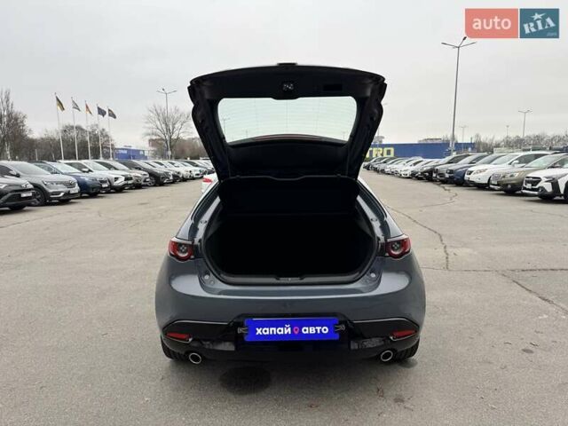 Серый Мазда 3, объемом двигателя 2.49 л и пробегом 48 тыс. км за 19900 $, фото 8 на Automoto.ua