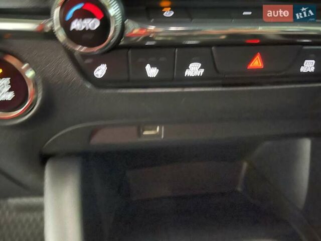 Серый Мазда 3, объемом двигателя 2.5 л и пробегом 9 тыс. км за 20100 $, фото 65 на Automoto.ua