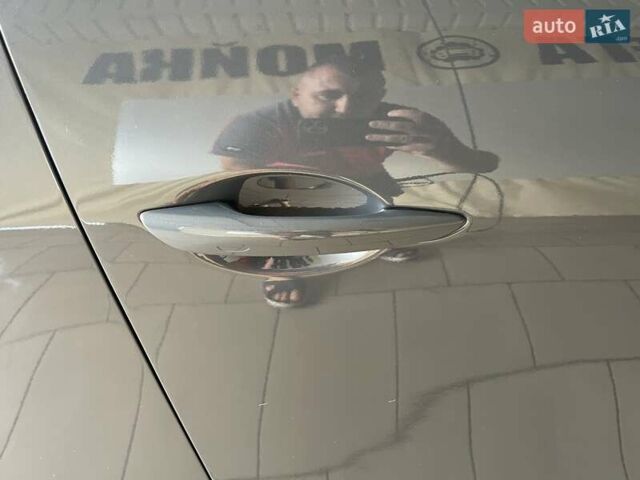 Серый Мазда 3, объемом двигателя 2.5 л и пробегом 9 тыс. км за 20100 $, фото 87 на Automoto.ua