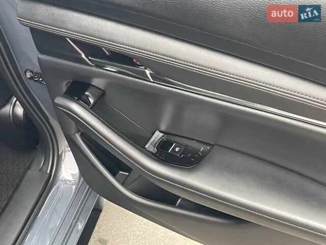 Серый Мазда 3, объемом двигателя 2.5 л и пробегом 9 тыс. км за 20100 $, фото 114 на Automoto.ua