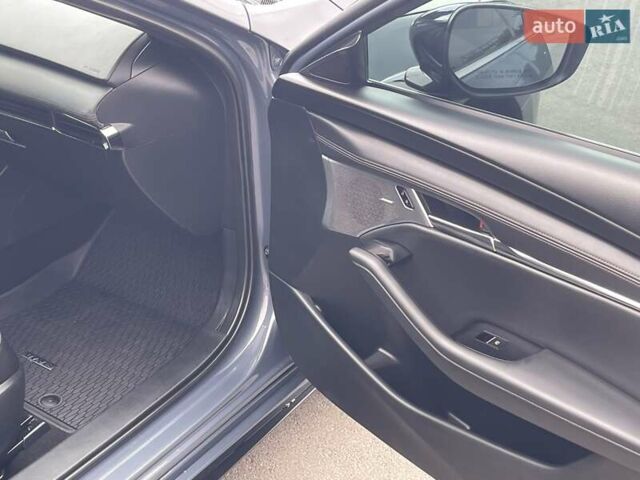 Серый Мазда 3, объемом двигателя 2.5 л и пробегом 9 тыс. км за 20100 $, фото 30 на Automoto.ua