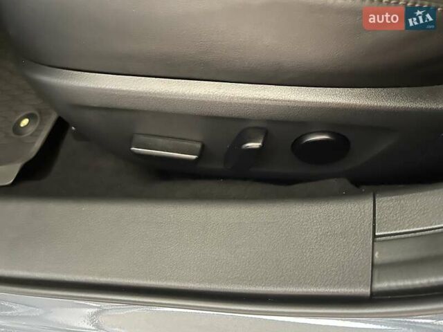 Серый Мазда 3, объемом двигателя 2.5 л и пробегом 9 тыс. км за 20100 $, фото 73 на Automoto.ua