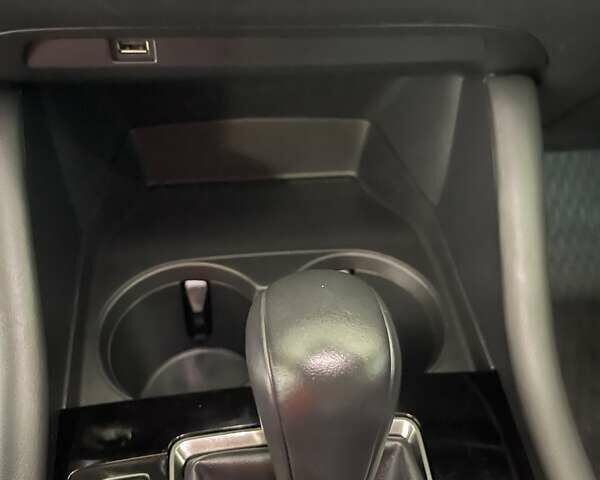 Серый Мазда 3, объемом двигателя 2.5 л и пробегом 9 тыс. км за 20100 $, фото 69 на Automoto.ua