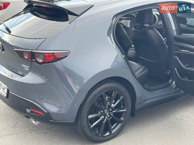 Серый Мазда 3, объемом двигателя 2.5 л и пробегом 9 тыс. км за 20100 $, фото 2 на Automoto.ua