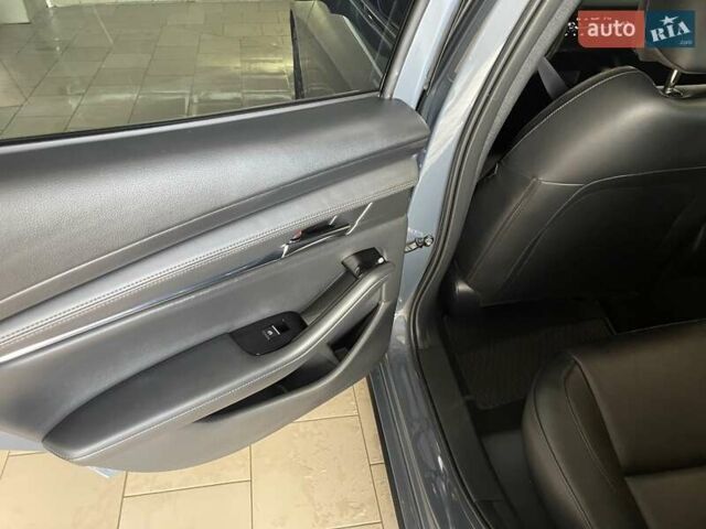 Серый Мазда 3, объемом двигателя 2.5 л и пробегом 9 тыс. км за 20100 $, фото 63 на Automoto.ua