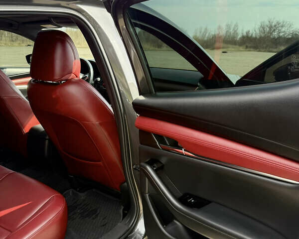 Сірий Мазда 3, об'ємом двигуна 2.49 л та пробігом 95 тис. км за 19400 $, фото 13 на Automoto.ua