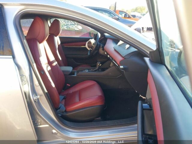 Серый Мазда 3, объемом двигателя 0 л и пробегом 17 тыс. км за 12950 $, фото 9 на Automoto.ua