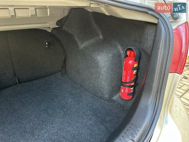 Сірий Мазда 3, об'ємом двигуна 1.6 л та пробігом 132 тис. км за 5500 $, фото 53 на Automoto.ua