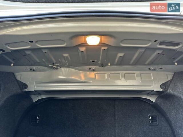 Сірий Мазда 3, об'ємом двигуна 1.6 л та пробігом 132 тис. км за 5500 $, фото 56 на Automoto.ua