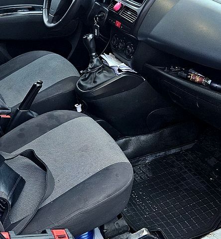 Серый Мазда 3, объемом двигателя 2 л и пробегом 0 тыс. км за 5000 $, фото 4 на Automoto.ua