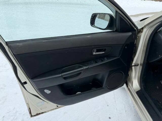 Сірий Мазда 3, об'ємом двигуна 1.6 л та пробігом 195 тис. км за 2650 $, фото 7 на Automoto.ua