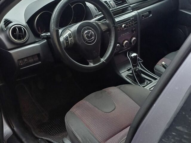 Сірий Мазда 3, об'ємом двигуна 1.6 л та пробігом 360 тис. км за 2600 $, фото 3 на Automoto.ua