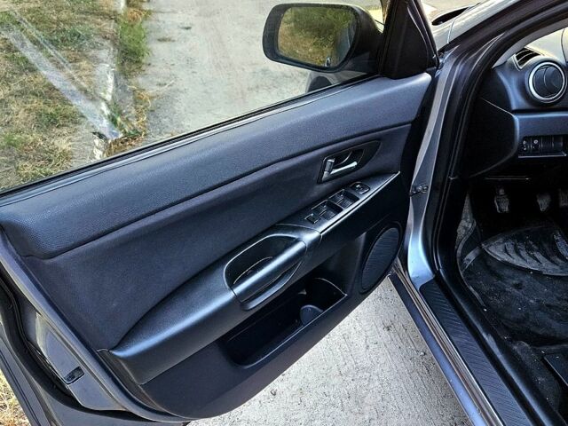 Сірий Мазда 3, об'ємом двигуна 1.6 л та пробігом 190 тис. км за 3950 $, фото 7 на Automoto.ua