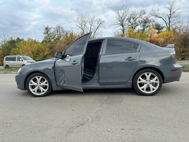 Сірий Мазда 3, об'ємом двигуна 2 л та пробігом 300 тис. км за 5500 $, фото 2 на Automoto.ua