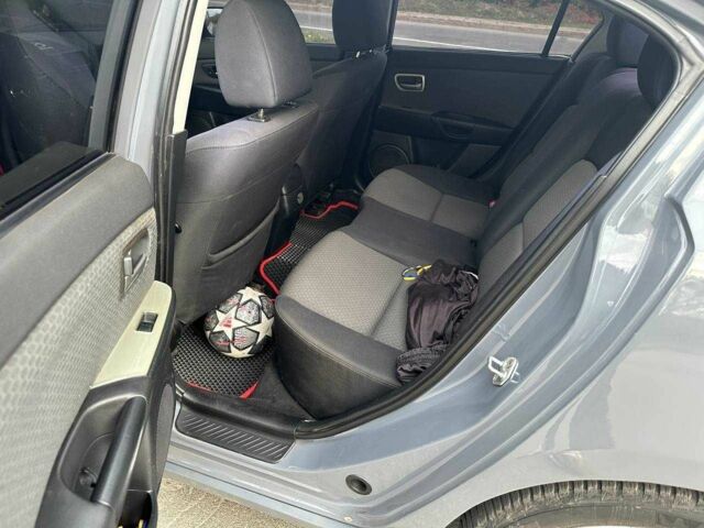 Сірий Мазда 3, об'ємом двигуна 2 л та пробігом 300 тис. км за 5500 $, фото 7 на Automoto.ua