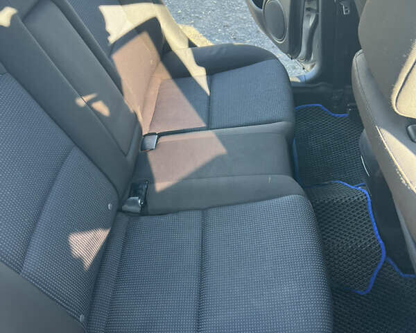 Серый Мазда 3, объемом двигателя 1.56 л и пробегом 335 тыс. км за 3300 $, фото 3 на Automoto.ua