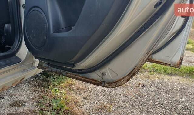 Мазда 3 2004 в Калуше на Automoto.ua Серый Мазда 3, объемом двигателя 1.6 л и пробегом 244 тыс. км за 2900 $, фото 20 на Automoto.ua