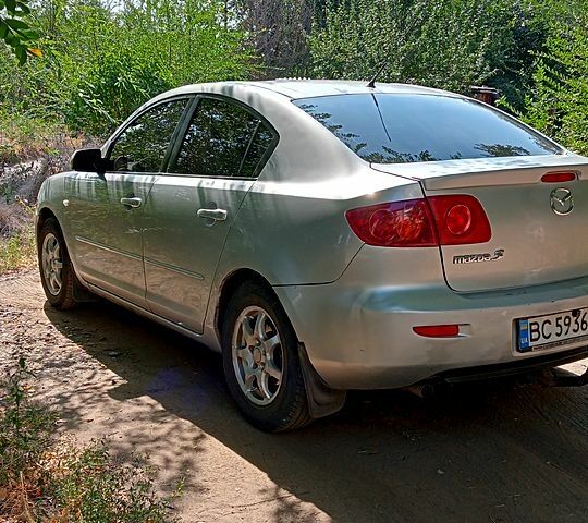 Серый Мазда 3, объемом двигателя 1.6 л и пробегом 350 тыс. км за 3400 $, фото 3 на Automoto.ua