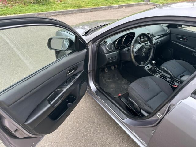 Сірий Мазда 3, об'ємом двигуна 2 л та пробігом 300 тис. км за 2999 $, фото 8 на Automoto.ua