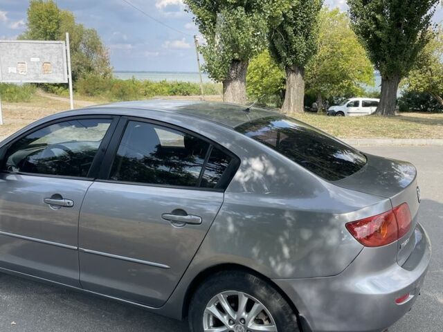 Сірий Мазда 3, об'ємом двигуна 1.6 л та пробігом 230 тис. км за 3900 $, фото 2 на Automoto.ua