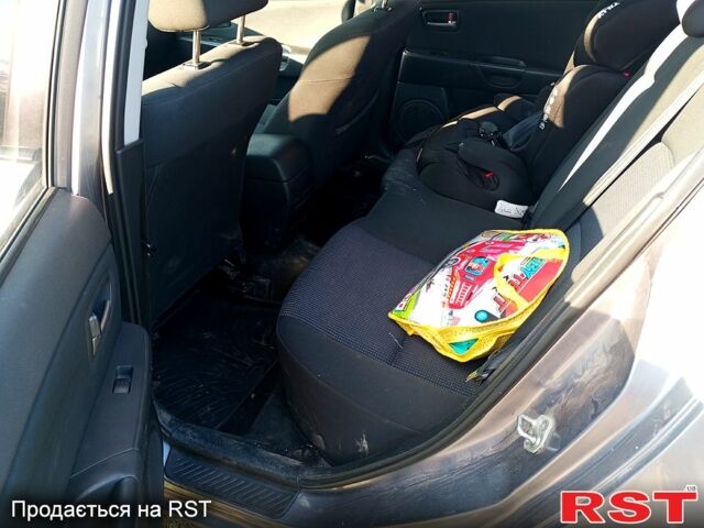 Сірий Мазда 3, об'ємом двигуна 1.6 л та пробігом 226 тис. км за 4700 $, фото 5 на Automoto.ua