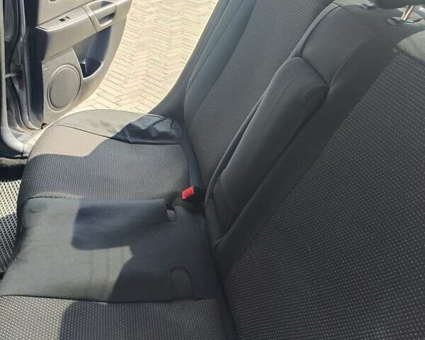 Серый Мазда 3, объемом двигателя 1.6 л и пробегом 288 тыс. км за 3300 $, фото 16 на Automoto.ua