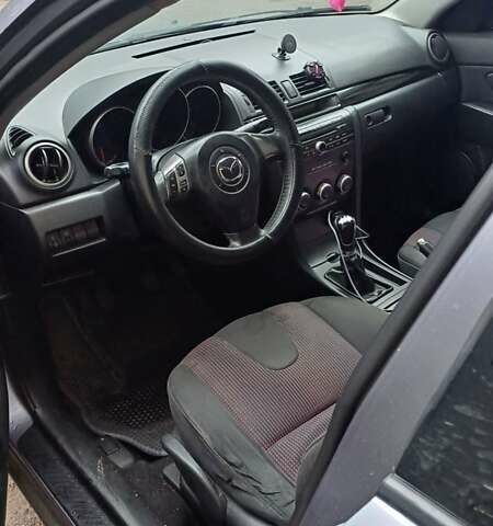 Сірий Мазда 3, об'ємом двигуна 1.6 л та пробігом 360 тис. км за 2600 $, фото 3 на Automoto.ua