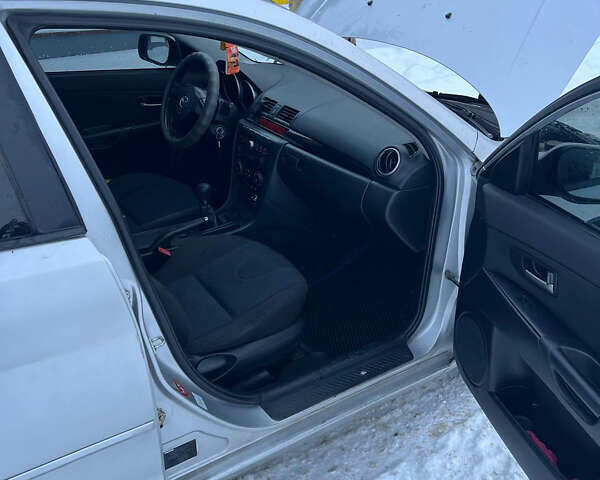 Сірий Мазда 3, об'ємом двигуна 1.6 л та пробігом 325 тис. км за 3000 $, фото 11 на Automoto.ua