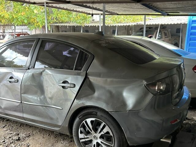 Сірий Мазда 3, об'ємом двигуна 1.6 л та пробігом 320 тис. км за 2850 $, фото 6 на Automoto.ua