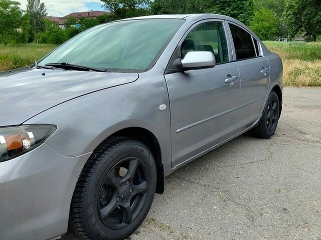 Сірий Мазда 3, об'ємом двигуна 1.6 л та пробігом 331 тис. км за 3500 $, фото 4 на Automoto.ua