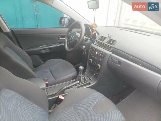 Сірий Мазда 3, об'ємом двигуна 1.6 л та пробігом 300 тис. км за 4800 $, фото 8 на Automoto.ua
