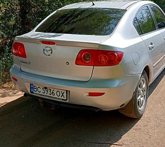 Серый Мазда 3, объемом двигателя 1.6 л и пробегом 350 тыс. км за 3400 $, фото 4 на Automoto.ua