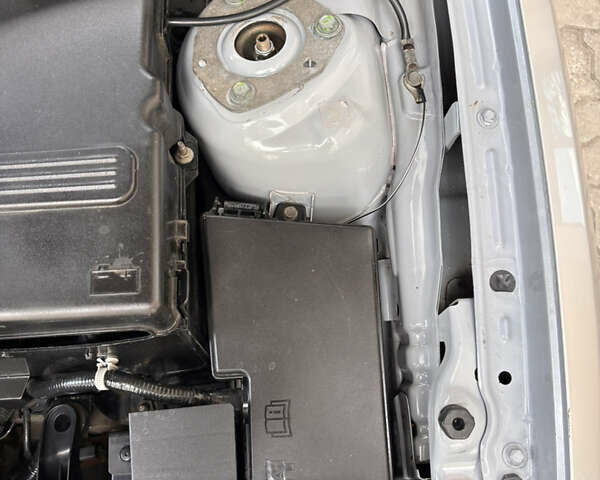 Серый Мазда 3, объемом двигателя 1.6 л и пробегом 290 тыс. км за 4350 $, фото 16 на Automoto.ua