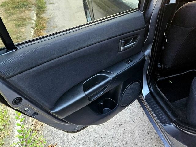 Сірий Мазда 3, об'ємом двигуна 1.6 л та пробігом 190 тис. км за 3950 $, фото 8 на Automoto.ua