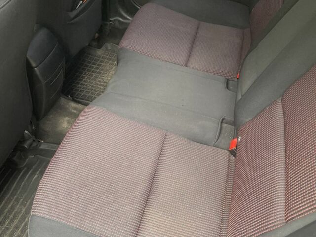 Сірий Мазда 3, об'ємом двигуна 1.6 л та пробігом 355 тис. км за 3200 $, фото 2 на Automoto.ua