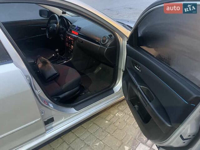 Сірий Мазда 3, об'ємом двигуна 1.6 л та пробігом 277 тис. км за 3700 $, фото 5 на Automoto.ua